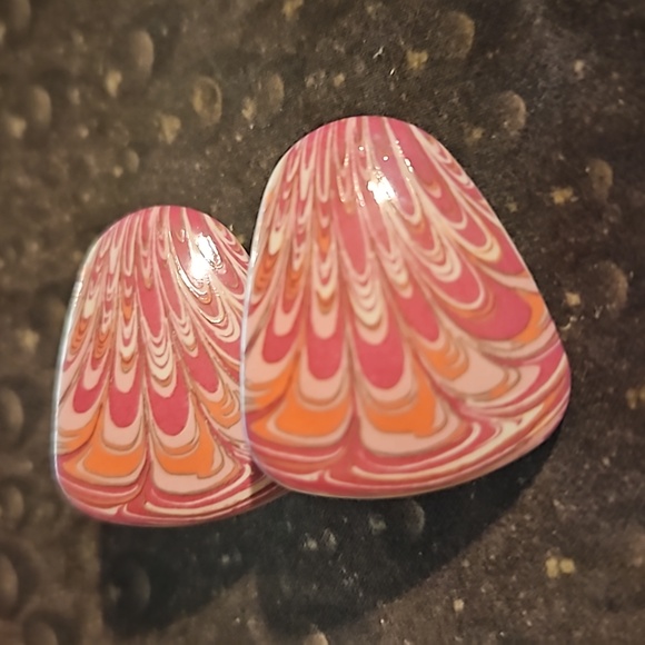 Vintage 60s 70s Psychedelic Porcelain Pink Swirled Clip Earrings - Picture 3 of 4